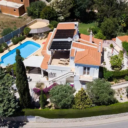 Vivenda Madrugada * Карвоейру